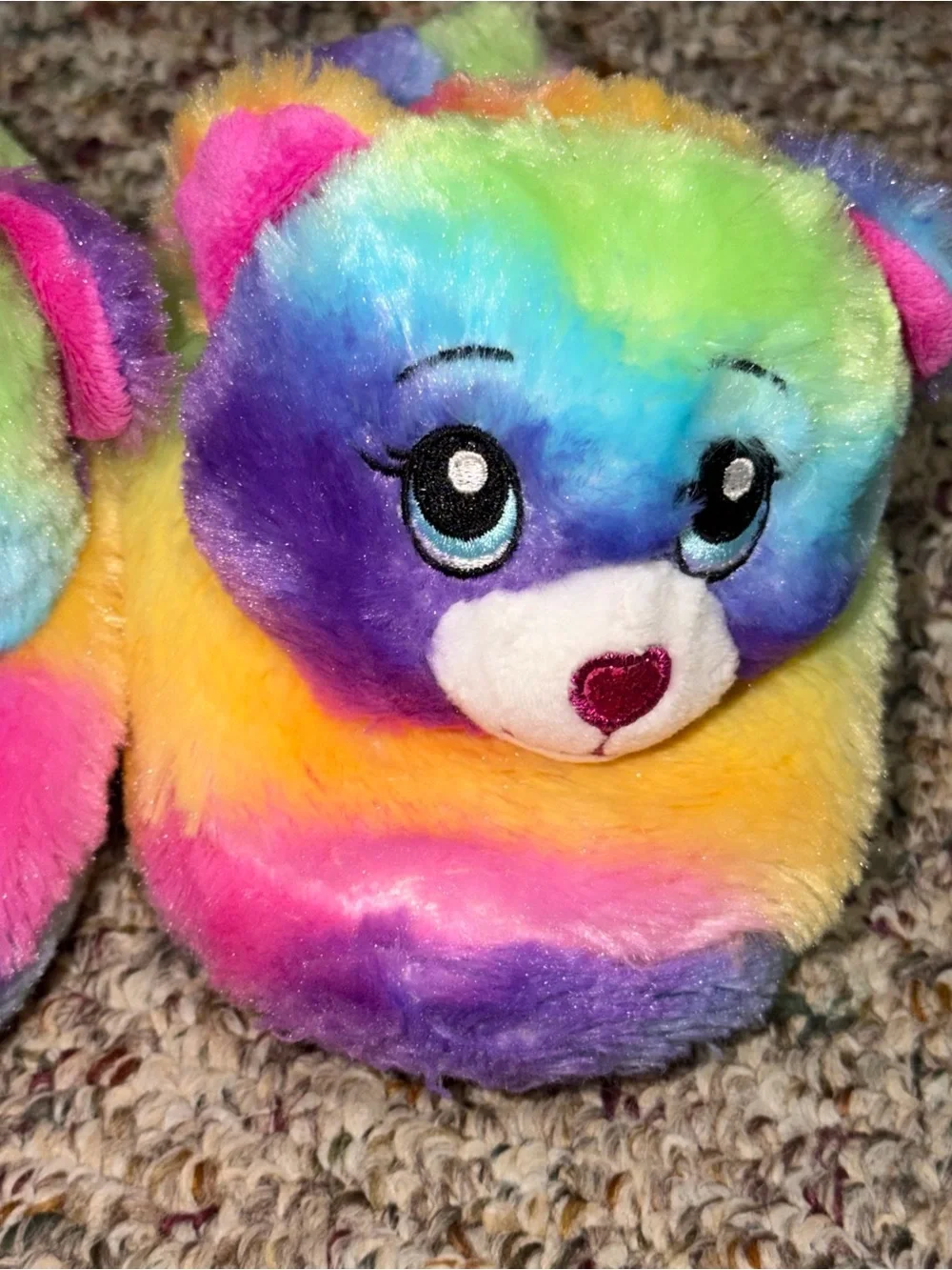 Girls size XS size 11-12 Build-A-Bear Rainbow Tie-Dye‎ Plush Slippers